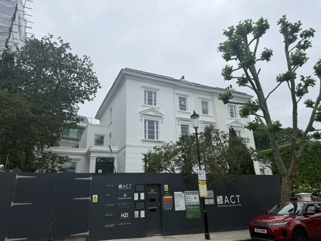 44 Lansdowne Road project with ACT Construction hoarding.
